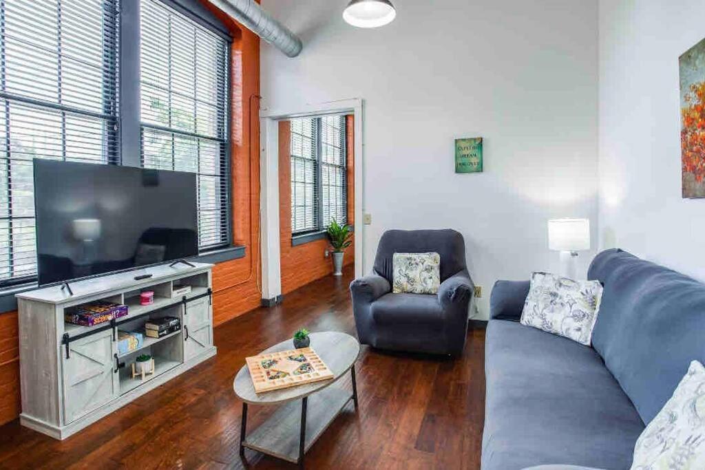 شقة Ny Style Centric Loft With King Bed By Park Av. روتشستر المظهر الخارجي الصورة