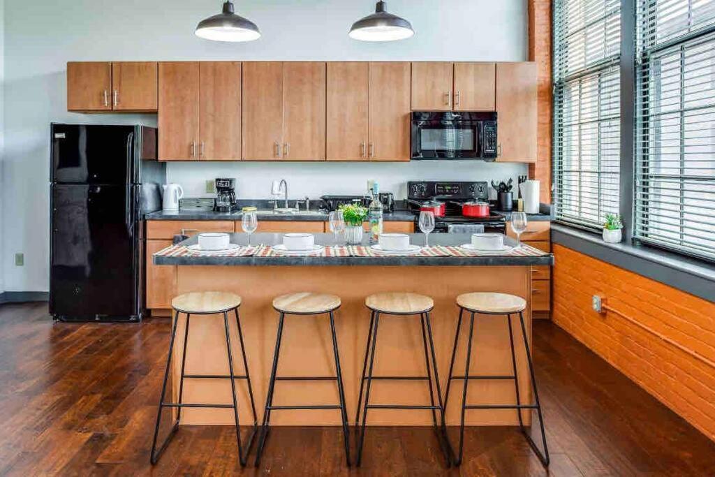شقة Ny Style Centric Loft With King Bed By Park Av. روتشستر المظهر الخارجي الصورة